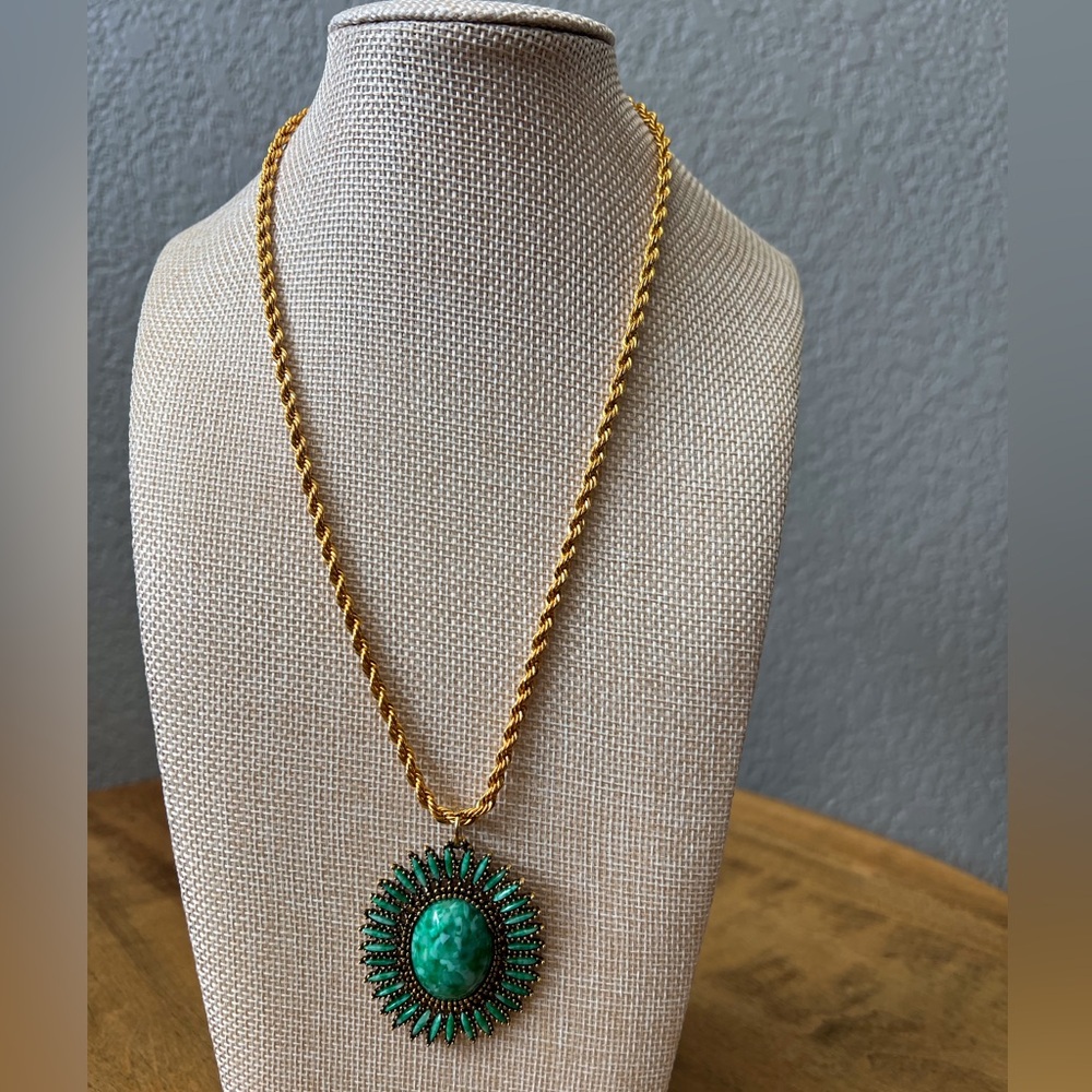Vintage Avon Big Oval Faux Turquoise & Gold Necklace Cabochon Stone & Chain